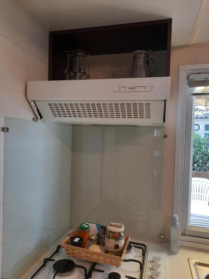 Mobile-home hyeres var climatisé dans camping avec piscine jusqu'à 6 personnes
