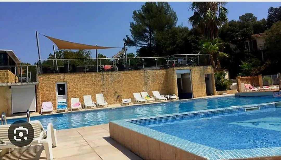 Mobile-home hyeres var climatisé dans camping avec piscine jusqu'à 6 personnes 0*,