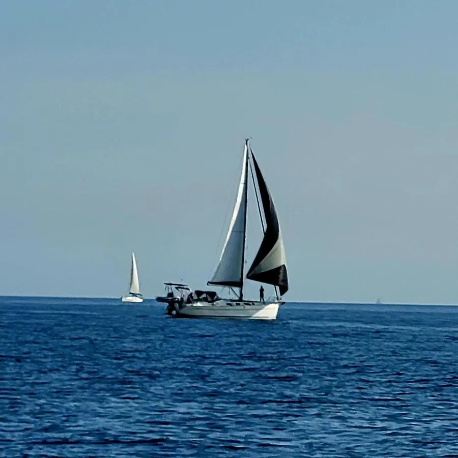 Mobile-home hyeres var climatisé dans camping avec piscine jusqu'à 6 personnes 0*,  France